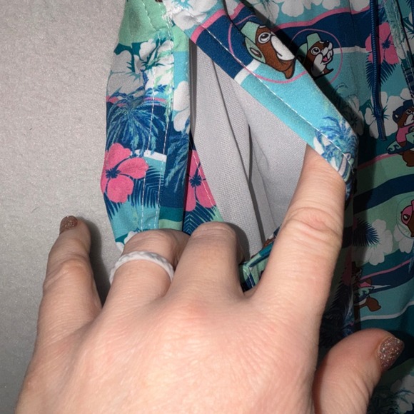 Bucc-ee's Beaver Character Hawaiian Swim Trunks Men's Size small Blue Tropical - Picture 3 of 4